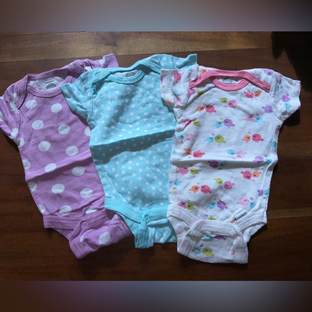Gerber 0-3m‎ onesie